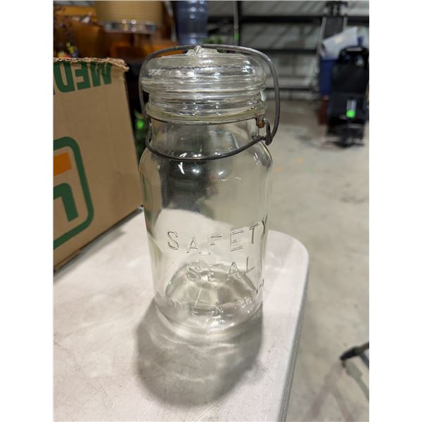 Safe seal glass jar