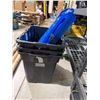 Image 1 : 3 bins with lids