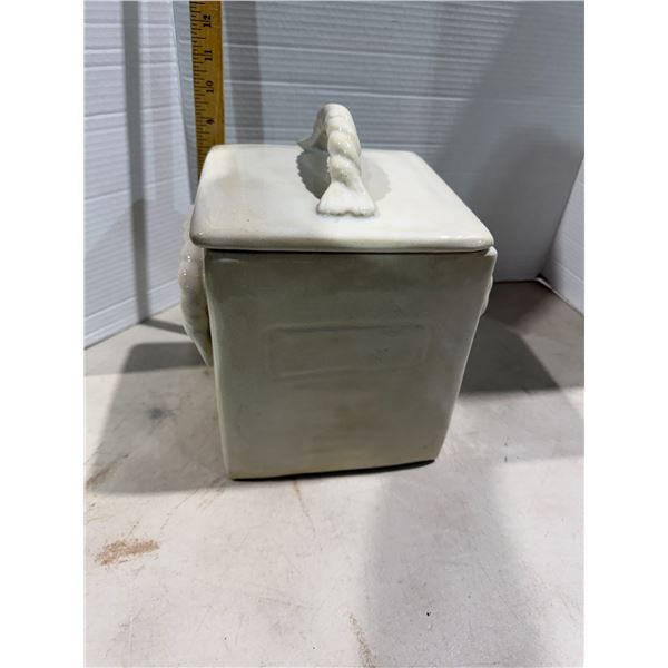 Cookie jar