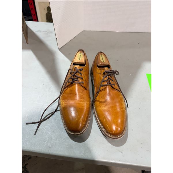 FLORSHEIM shoes size 8