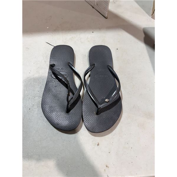 HAVAIANAS size 39/40 sandals