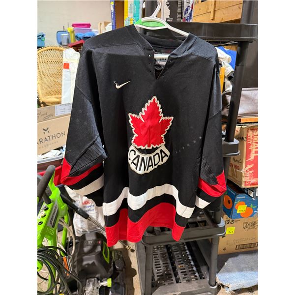 Canada jersey size medium