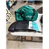 Image 1 : Tabletop Massage table