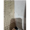 Image 5 : Table and chairs on chair needs leg repai 2 have damage in the back see picture