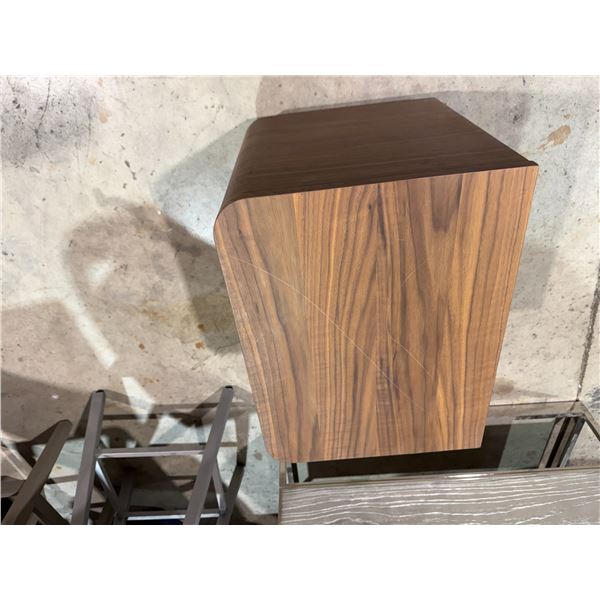 Nightstand 20" x 15" x 20"