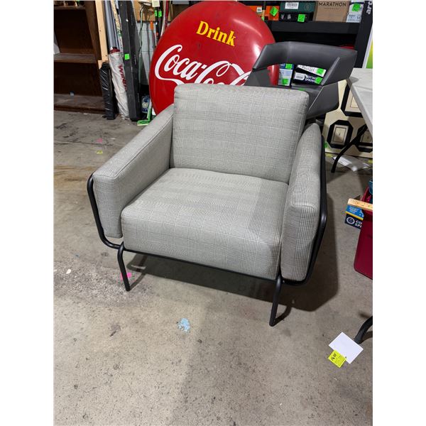 Trend armchair
