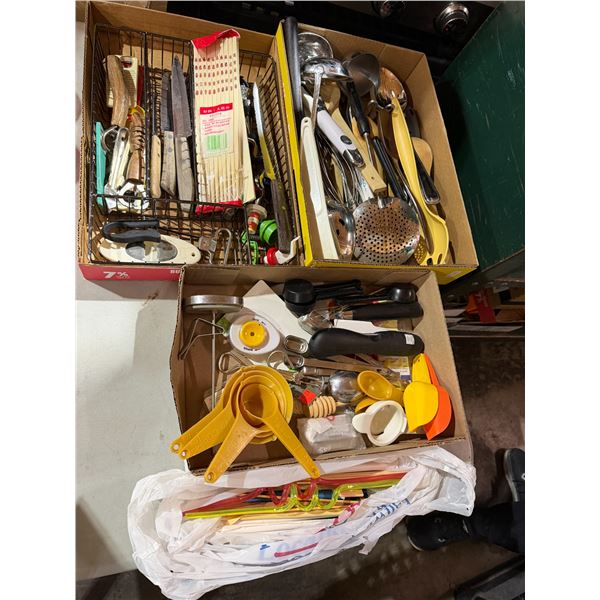 Sorted, kitchen, utensils, etc.