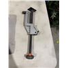 Image 1 : Miter saw clamp