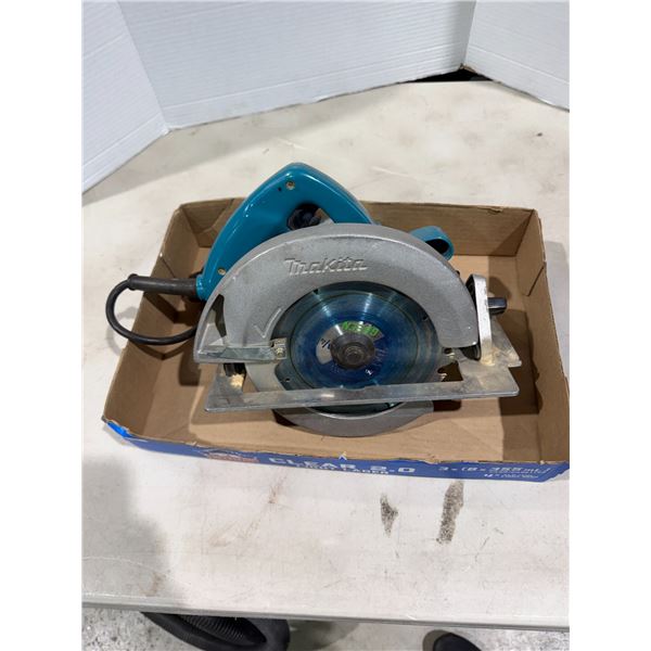 Makita saw
