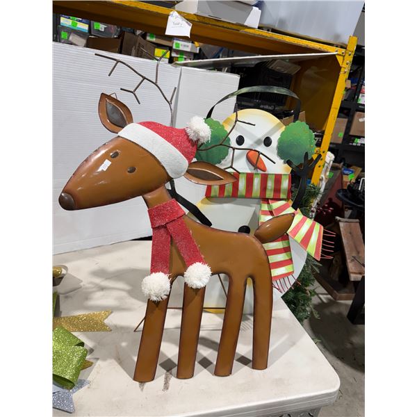 Snowman and Derer decor