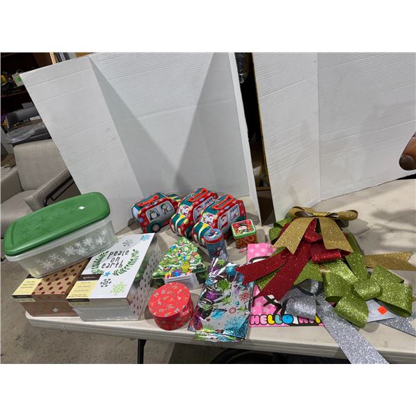 Gift boxes and bows, etc.