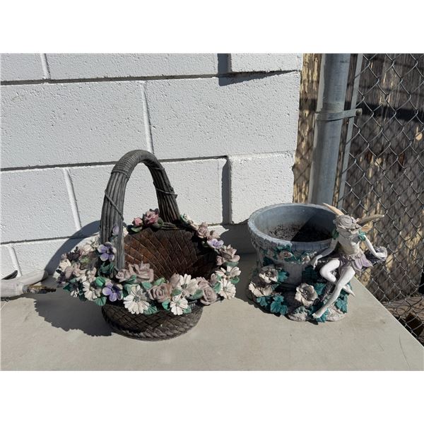Garden decor one damage see picture