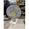 Image 1 : Table fan