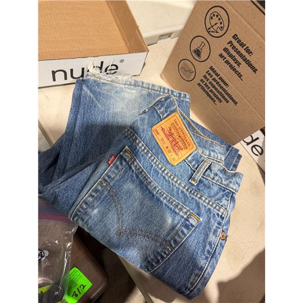 Levi's jeans 32 x 32
