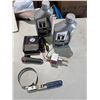 Image 1 : Vehicle related items
