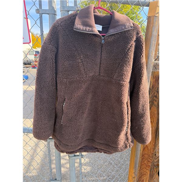 BARLEY size large fuzzy pullover