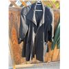 Image 1 : Coat size medium/large?