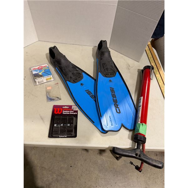 Flippers pump and other items