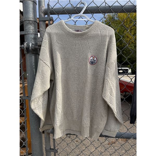 Sweater NHL size large