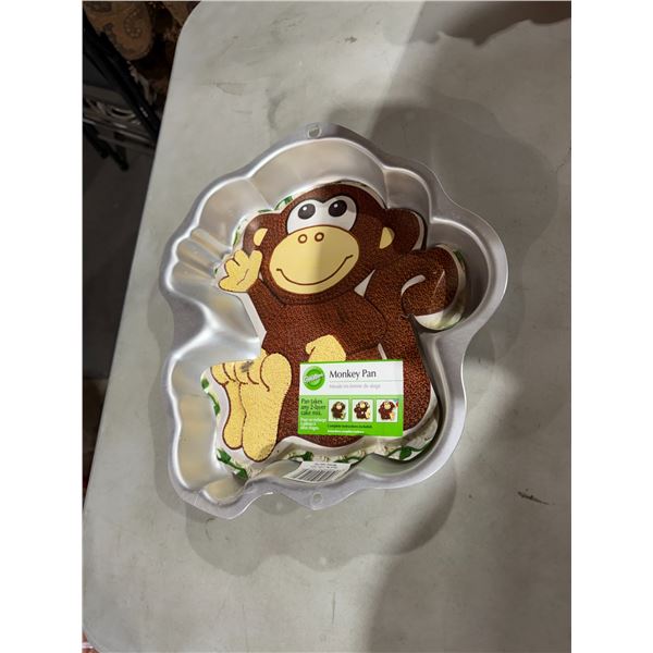 Wilton monkey pan
