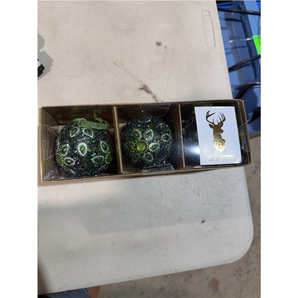 Set of three ornaments