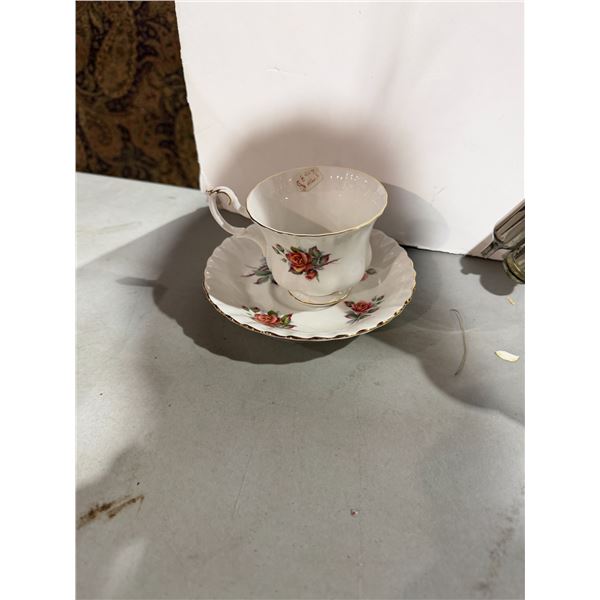 Royal Albert tea cup sauce