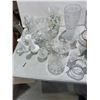 Image 3 : Vases and decor