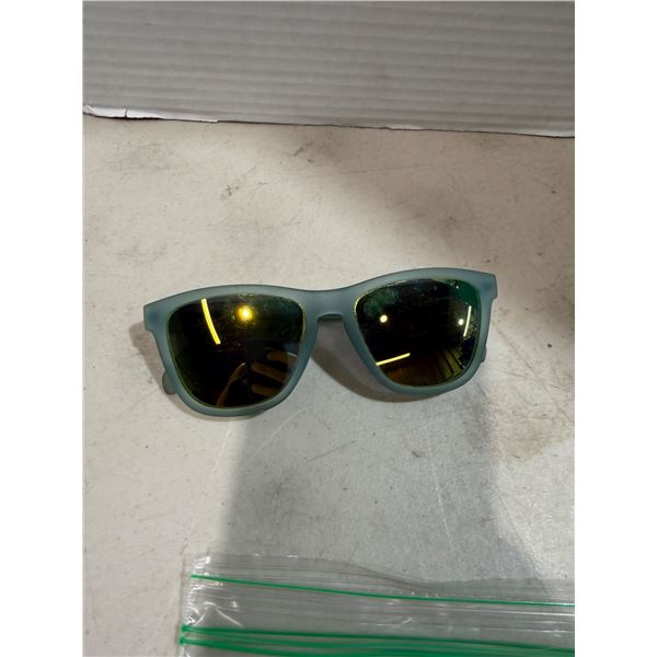 Good sunglasses, green frame