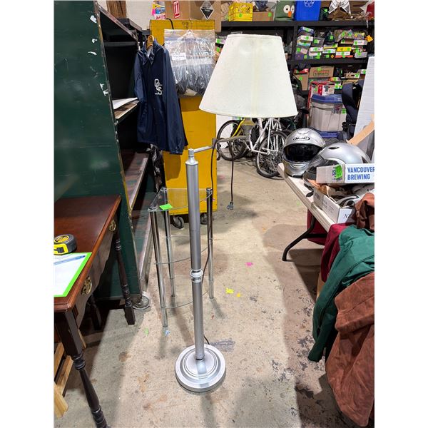 Floor lamp
