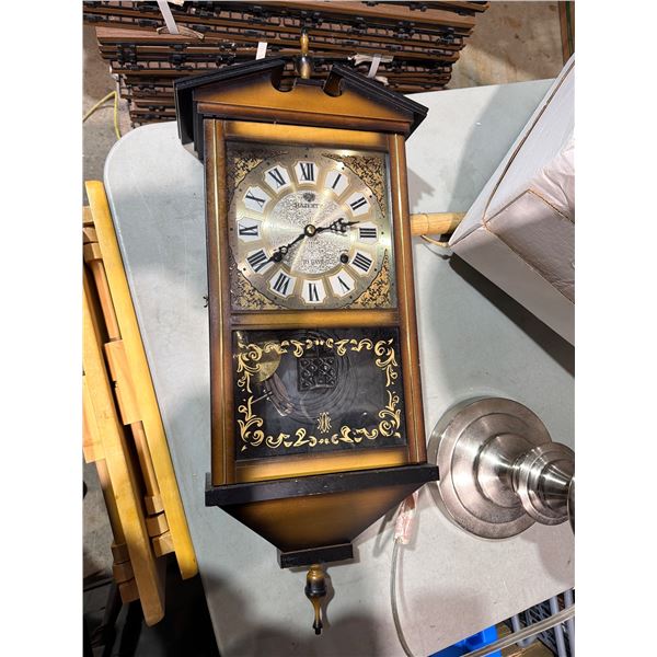 Majisty clock