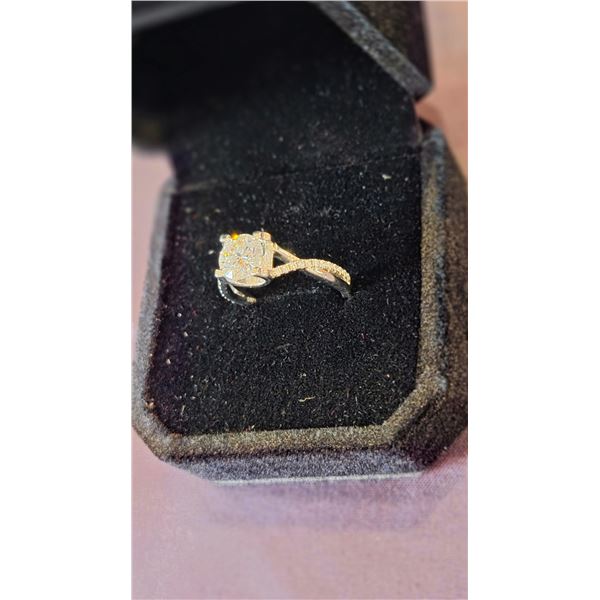 1.0ct Moissanite stone