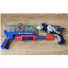 Image 1 : (2) Toy Guns + 1 Marvel