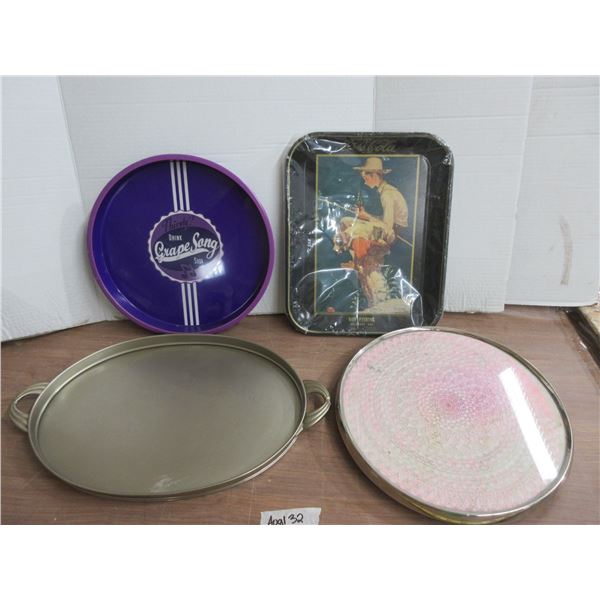 (3) Trays and Lazy Susan