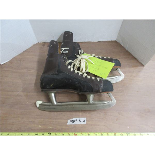 Very Good 1961 Patent Date CCM Tacks