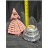 Image 2 : Vintage Pink Lady Figurine & Musical Trinket Box w/ Fashion Jewlery