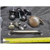 Image 3 : (4) Castors & Assorted Hardware Lot