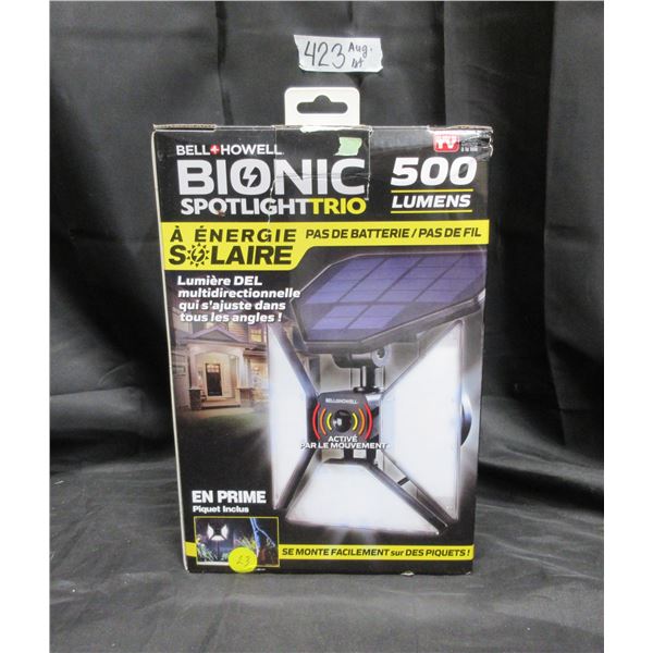 New in Box- Bionic 500 LUMEN Solar Powered Spotlight Trio