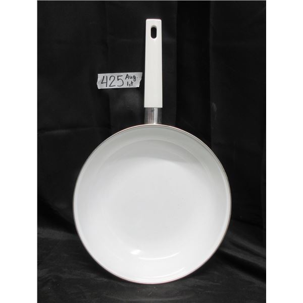 New- MIKASA Porc. Fry Pan