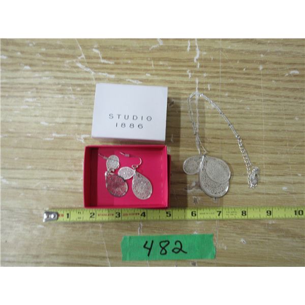Fine Filigree Pendant Neckjlace and Earring Set Sliver Stone