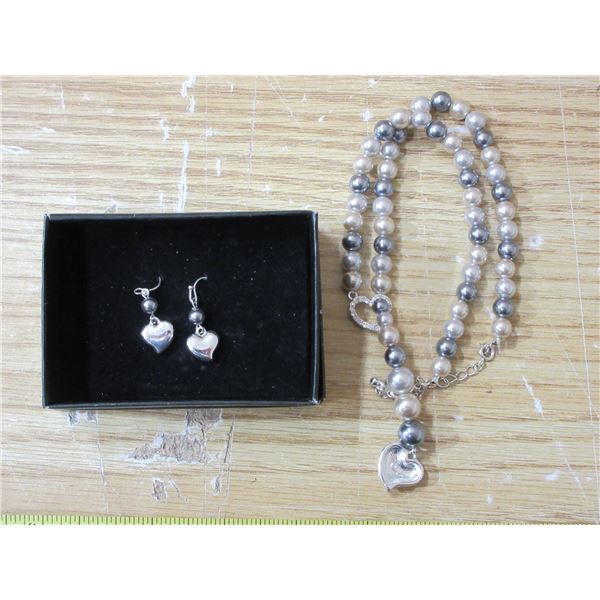 Sweet Pearlesque Larriat Necklace Gift Set