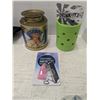 Image 3 : Mixed lot,  decor, candle holders, cds, etc.