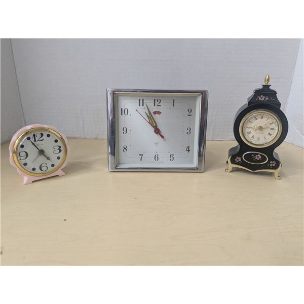 3 Vintage alarm clocks, all work