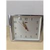 Image 3 : 3 Vintage alarm clocks, all work
