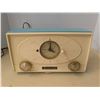 Image 1 : Vintage 1960s Fleetwood clock and radio, works, model 5072