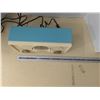 Image 2 : Vintage 1960s Fleetwood clock and radio, works, model 5072