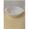 Image 4 : 2 Vintage Pyrex pie plates with vintage Fire King casserole dish