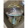 Image 2 : the Pioneer Woman glass cake stand with cover