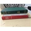 Image 2 : Powder coated steel basket with vintage books, and table clothes