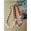 Image 4 : Jewellery, beaded necklaces