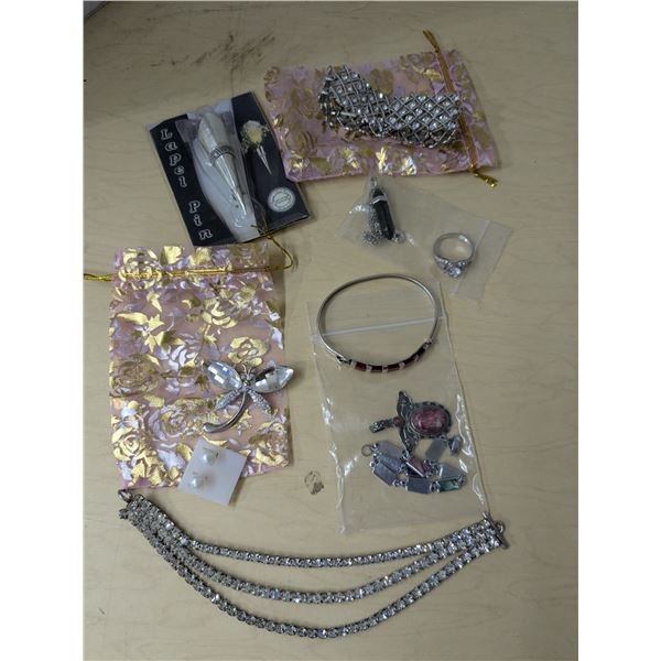 Silver tone jewellery